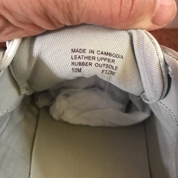 Micheal Kors  brand new silver lace up sneaker - Picture 15 of 15